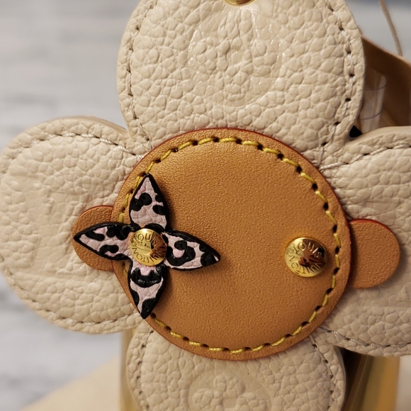 Louis Vuitton Wild at Heart Vivienne bag charm - Picture 5 of 10